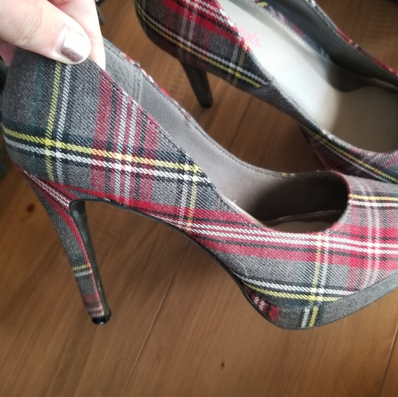 Women's Heels - Picture 5 of 7